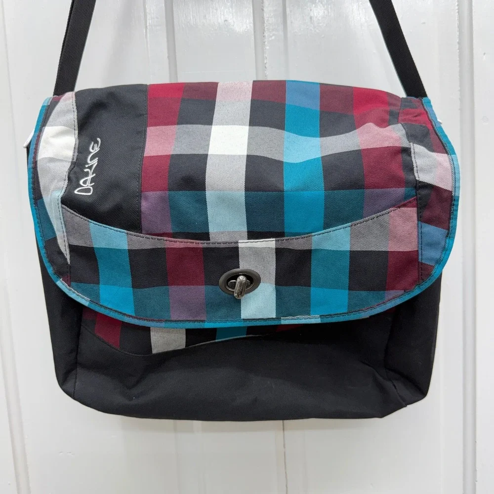 Dakine Brooke Messenger 17L Crossbody Bag Plaid Laptop Shoulder Bag Multicolored